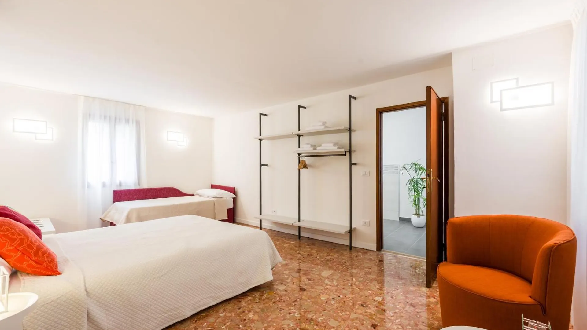 Apartment Ca Del Bezzo - Comfort & City View Venice Italy