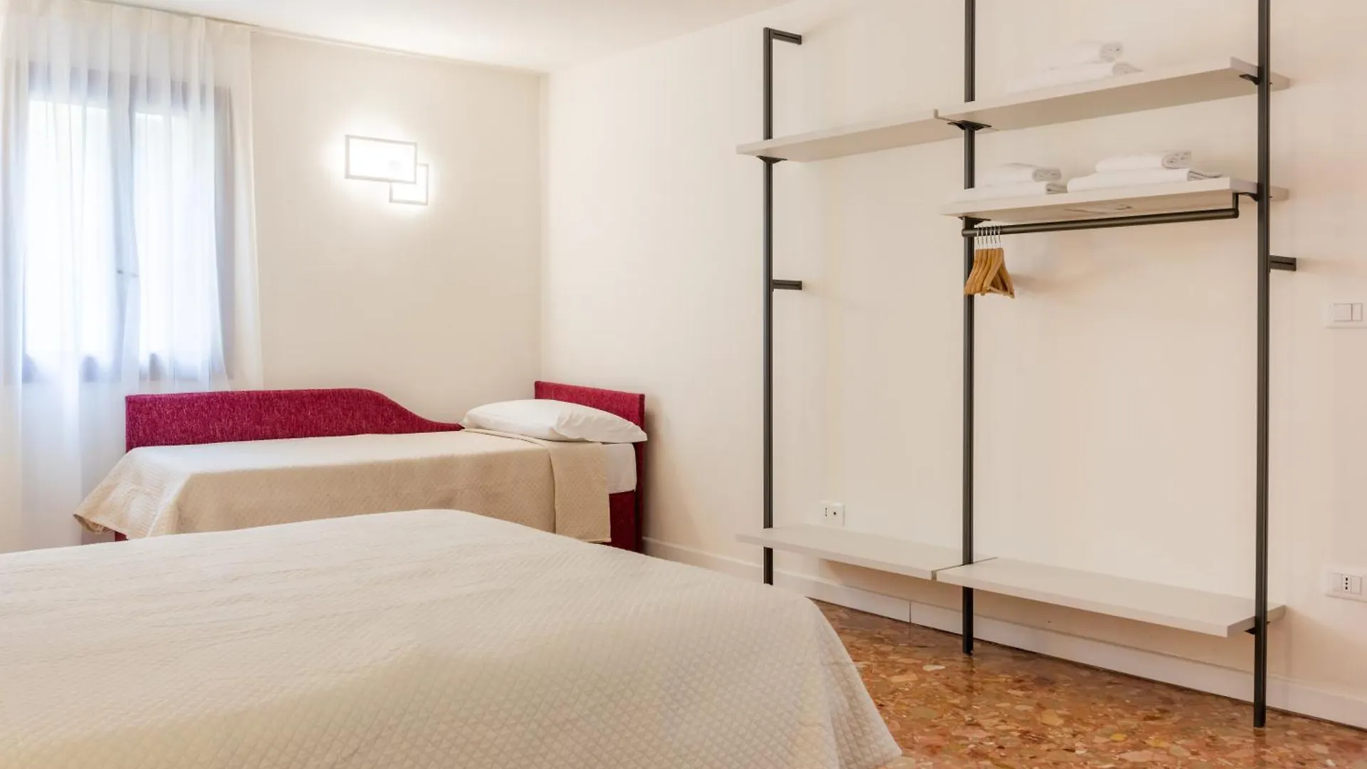 Ca Del Bezzo - Comfort & City View Venice 0*,  Italy
